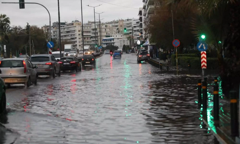 Καιρός: Σφοδρές καταιγίδες και με διάρκεια σε 7 περιοχές από απόψε